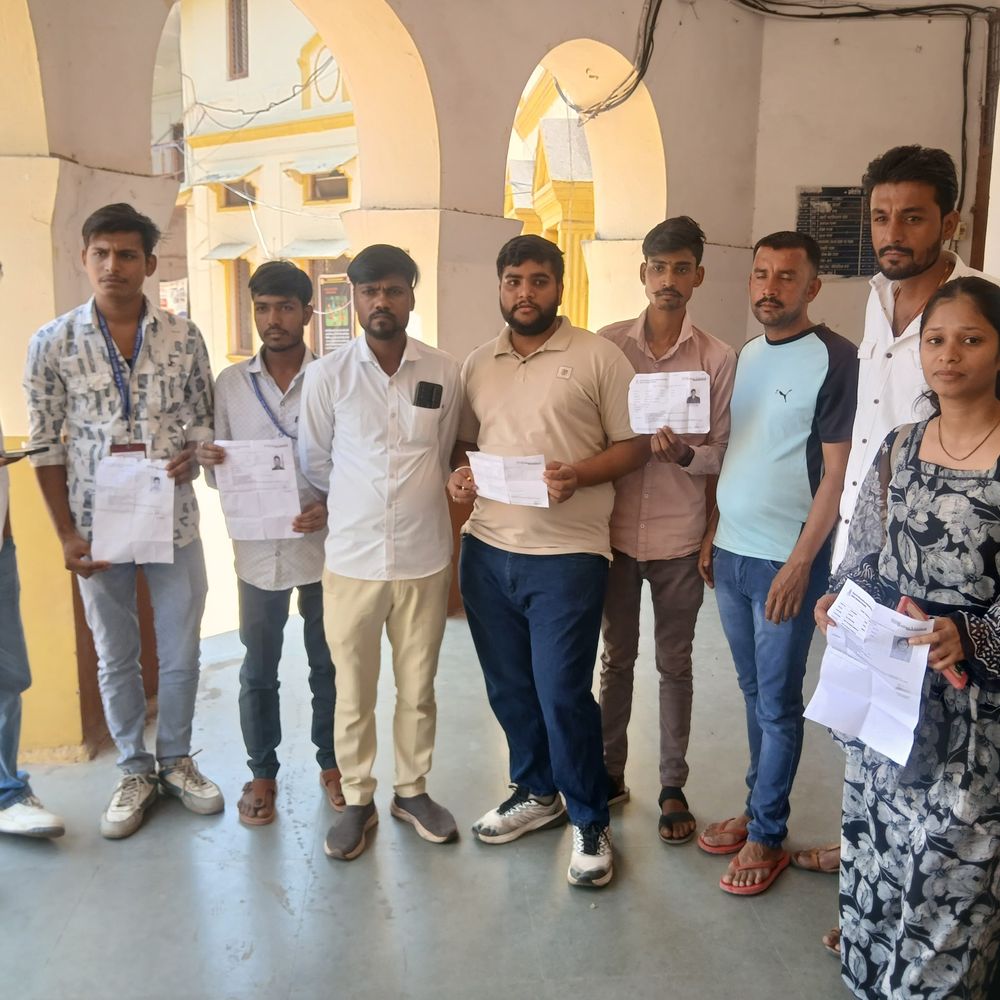 दो दिन पहले हुआ पेपर, 35 छात्र रह गए वंचित:देवास में टाइम टेबल बदलाव से गड़बड़ी, प्राचार्य बोले-पुनः परीक्षा का प्रयास करेंगे