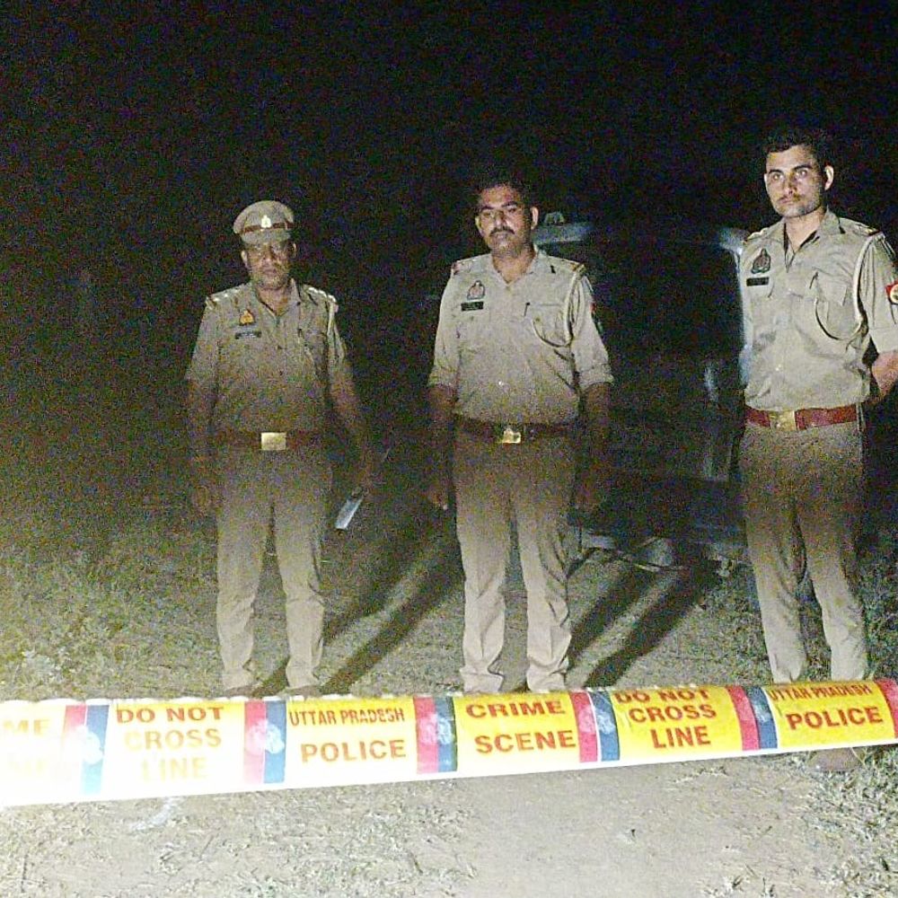 बुलंदशहर में ककोड़ पुलिस की बदमाशों से मुठभेड़:चोरी-लूट के दो वांछित बदमाश पकड़े गए, एक घायल, एक गिरफ्तार