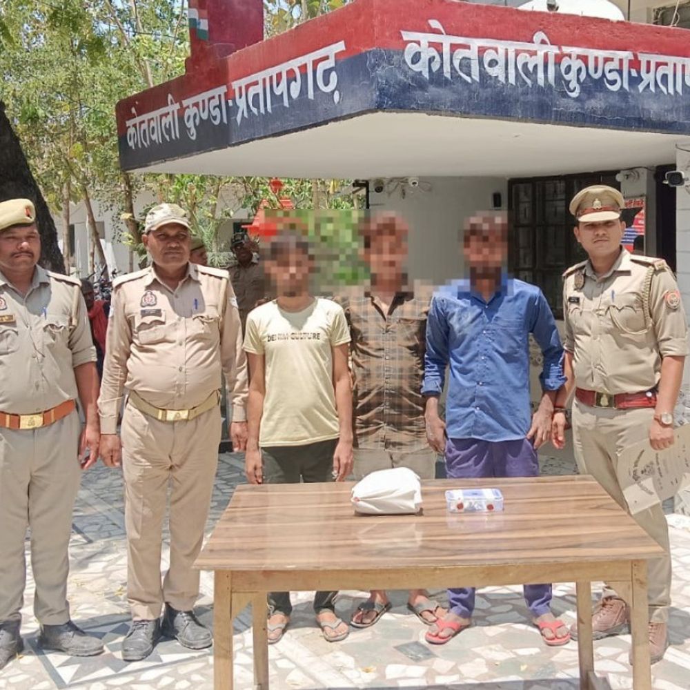 प्रतापगढ़ में महिला का पर्स चोरी:3,000 कैश और जरूरी दस्तावेज बरामद, तीन आरोपी गिरफ्तार