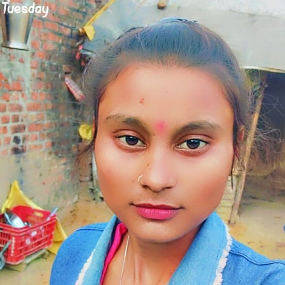 हाईस्कूल में 80 प्रतिशत से कम मिलने पर जहर खाया:इलाज के दौरान मौत, गोंडा में हास्पिटल जाते समय बोली- भाभी मुझे माफ कर दो