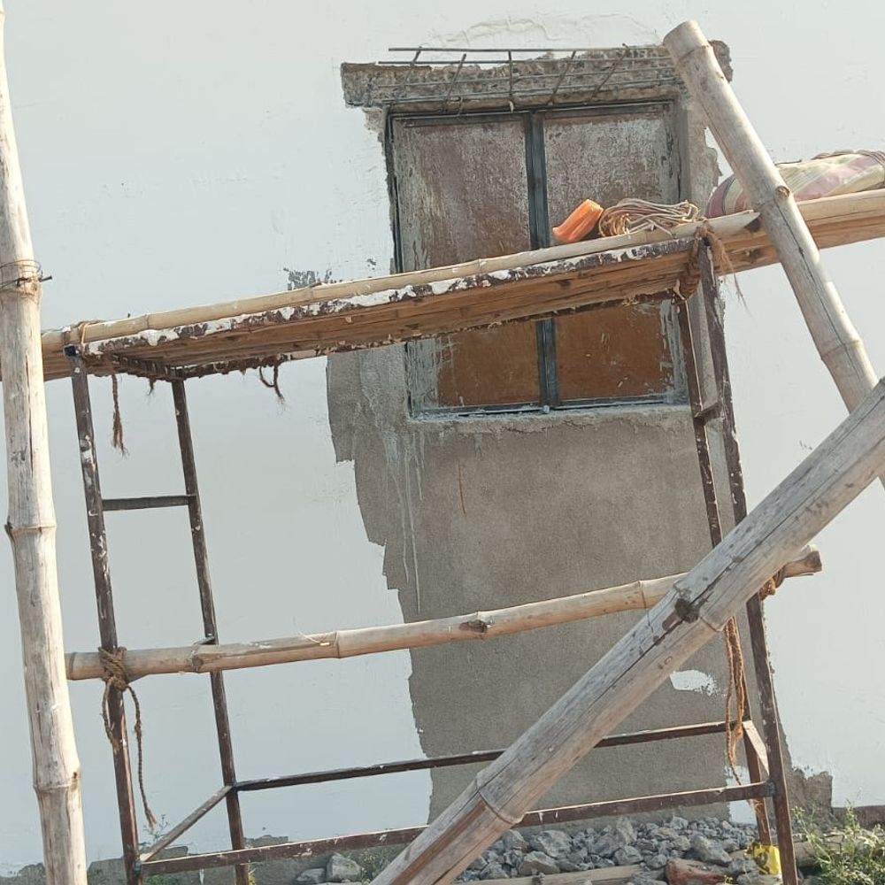 बलरामपुर में अटल डिजिटल केंद्र का छज्जा गिरा:  निर्माण पूरा होने से पहले ही गुणवत्ता पर उठे सवाल, ग्रामीणों ने जांच की मांग राखी – Balrampur (Ramanujganj) News