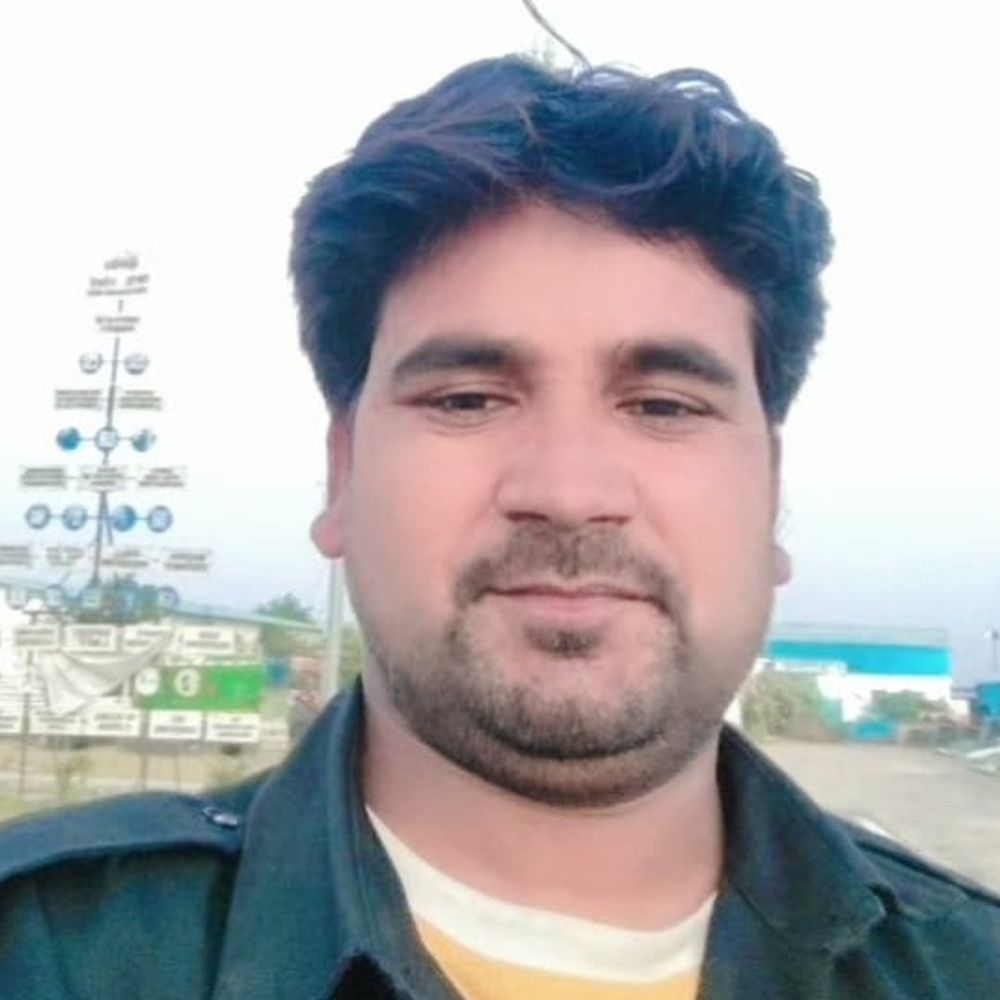 हरदोई में गंगा एक्सप्रेसवे पर सिक्योरिटी गार्ड का मिला शव:परिजनों ने लगाया हत्या का आरोप, सीसीटीवी फुटेज देखने की मांग पर अड़े