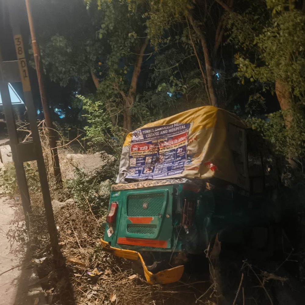 जहानाबाद में अवैध क्रॉसिंग पर ट्रेन-ऑटो की टक्कर:  10 फीट दूर एक गड्ढे में जा गिरा वाहन, सभी यात्री सुरक्षित रहे – Jehanabad News