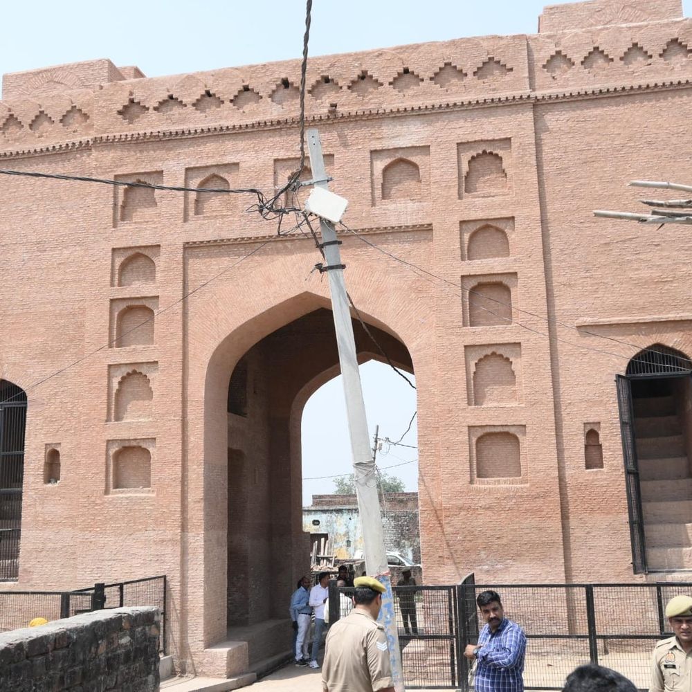 संभल में कारवां सराय गेट का हुआ जीर्णोद्धार:डीएम-एसपी देखने पहुंचे, शॉर्ट फिल्म शूटिंग और प्री-वेडिंग शूट भी होंगे