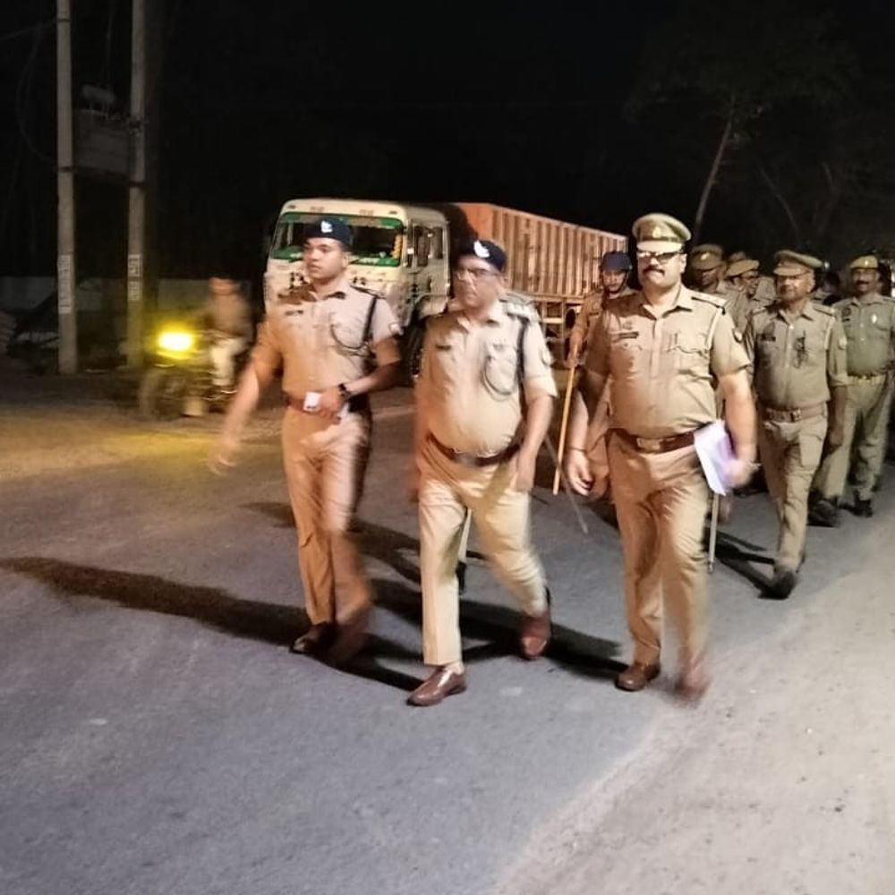 पुलिस एक्शन के बाद मेंहदावल में शांति:संतकबीरनगर में आपत्तिजनक पोस्ट, पुलिस 24 घंटे कर रही निगरानी