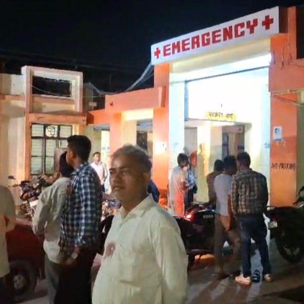 बदायूं में किसान पर खौलता तेल डाला:भतीजे के मंडप की रस्म में विवाद के बाद हमला, थाने के मुंशी ने छीनी मेडिकोलीगल की चिट्ठी