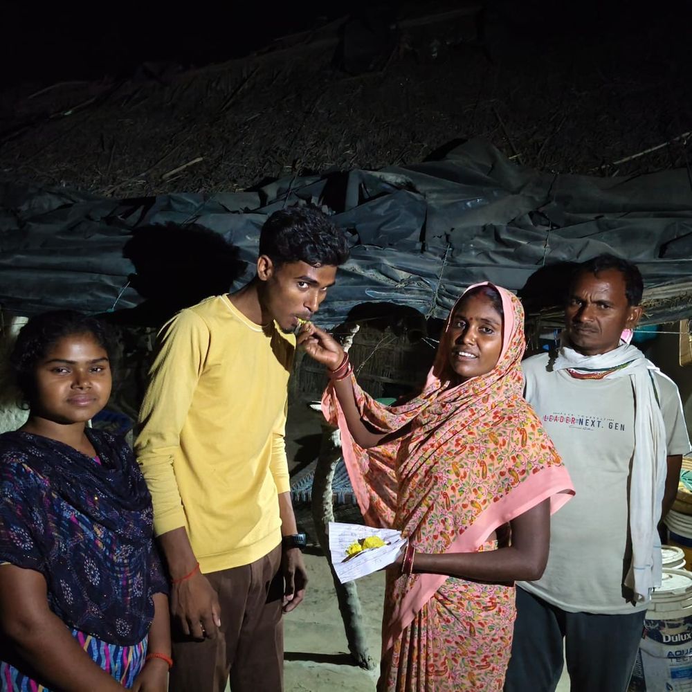 फूस के छप्पर से निकला इंटरमीडिएट टॉपर:लखीमपुर-खीरी के उमाशंकर ने परीक्षा में टॉप कर हासिल की सफलता