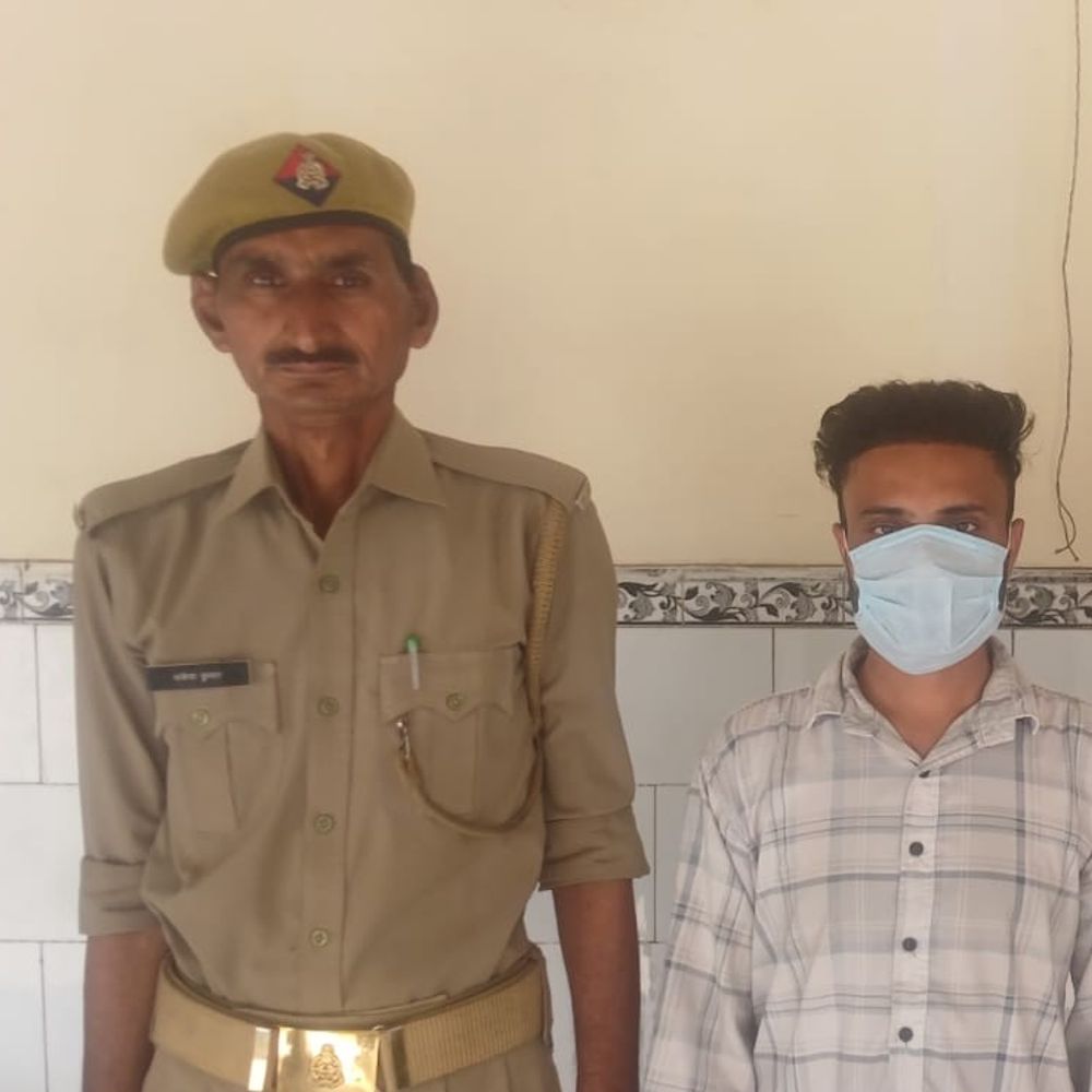 शादी का झांसा देकर दुष्कर्म का आरोपी गिरफ्तार:हापुड़ में दस्तोई रोड पोस्टमार्टम हाउस तिराहे के पास से पकड़ा गया