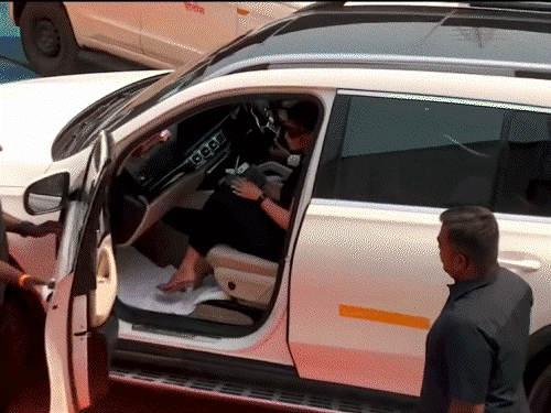 सलमान खान की नई फिल्म ईद 2027 पर रिलीज होगी:  ‘SVC63’ के मुहूर्त की झलक शेयर की, वीडियो में दिखीं नयनतारा