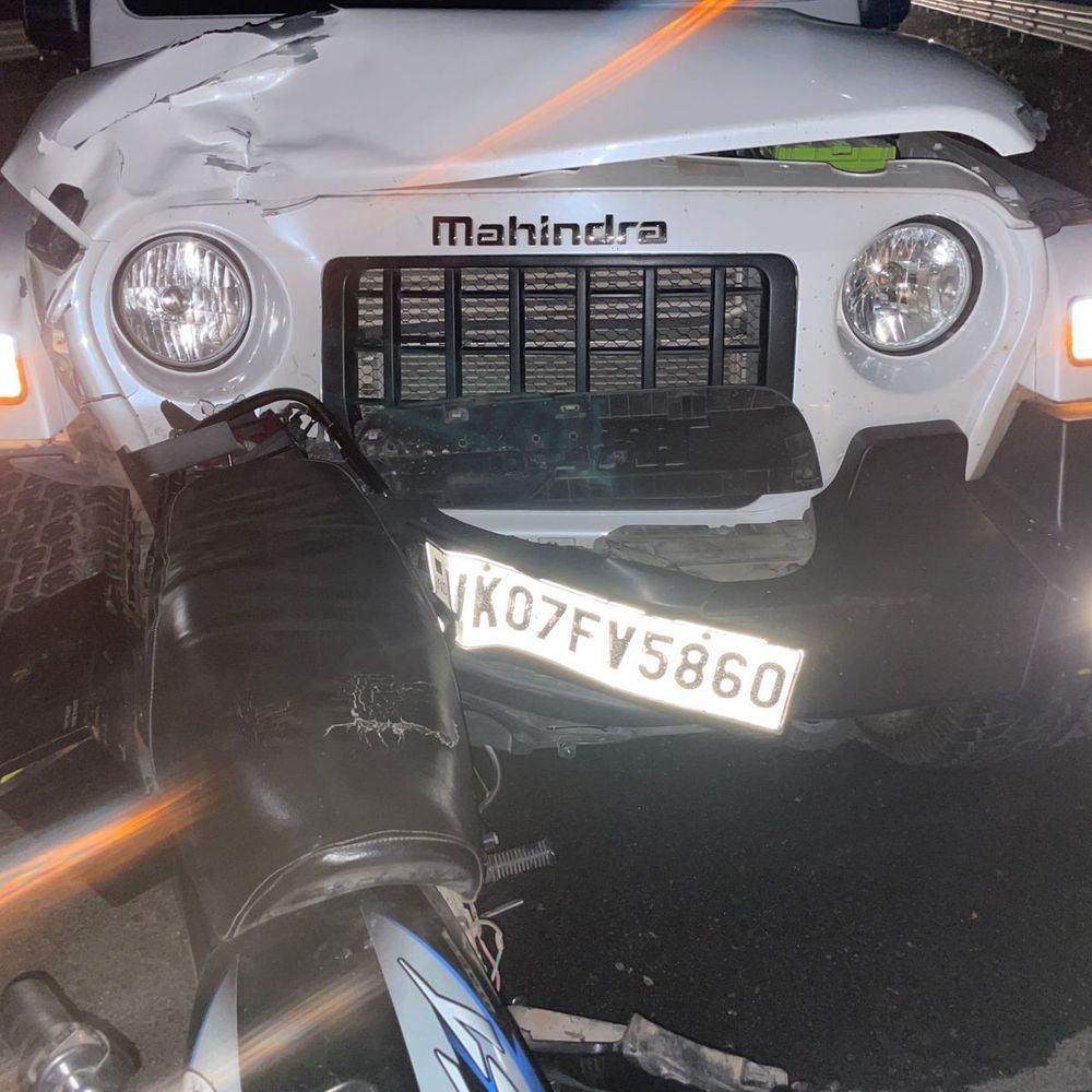 शामली में तीन बाइक सवारों की मौत:तेज रफ्तार थार ने पीछे से टक्कर मारी, अस्पताल में डॉक्टरों ने मृत घोषित किया; आरोपी ड्राइवर फरार