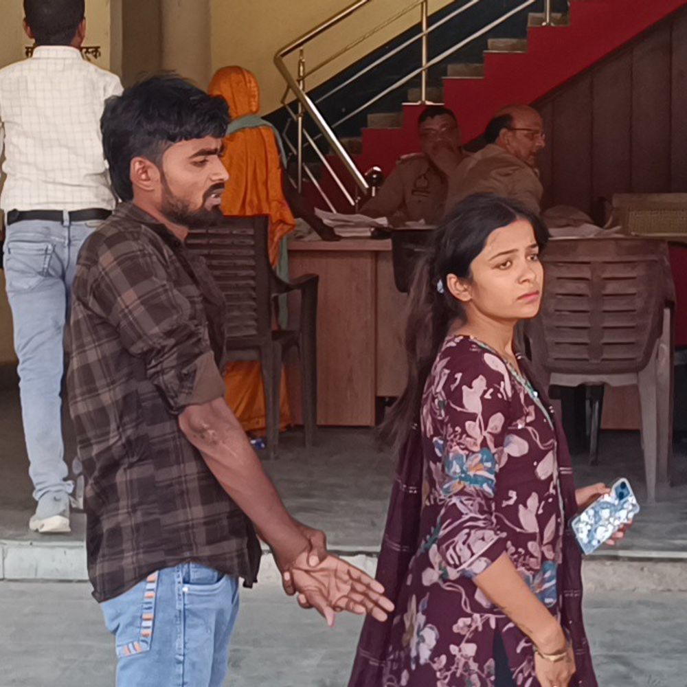 सूदखोरों ने युवक को बंधक बनाकर पीटा:सोनभद्र में 1.35 लाख के कर्ज के लिए दी जान से मारने की धमकी