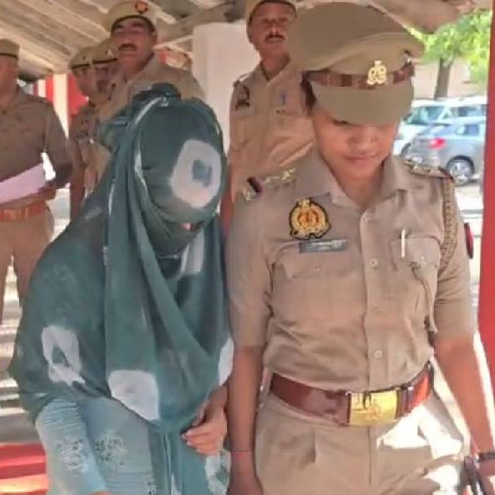 शादी करेंगे कहकर 610 लोगों से 40 लाख ठगे:झांसी में फर्जी कॉल सेंटर पकड़ा, 17 लड़कियां मुक्त कराई, मैनेजर गिरफ्तार