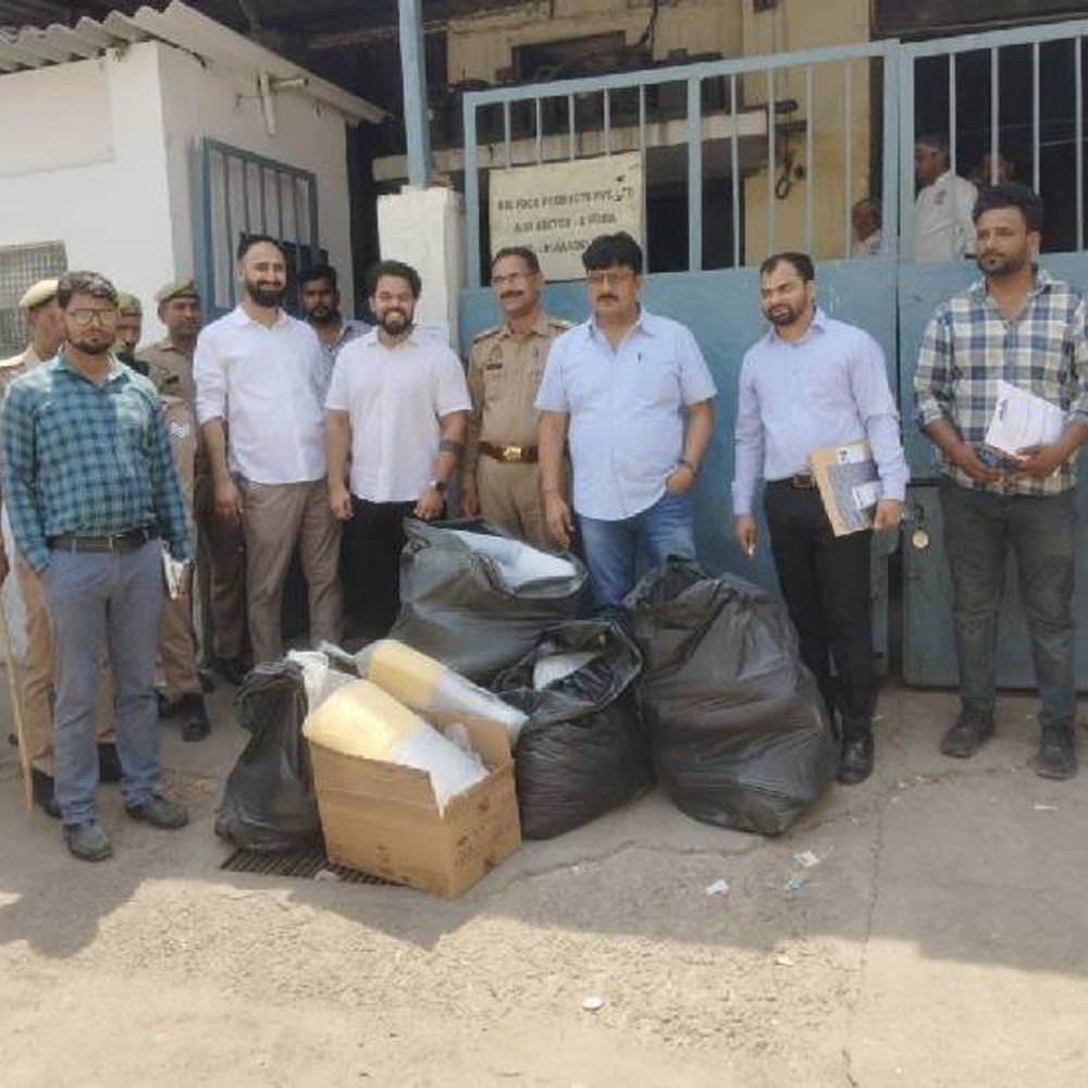 नोएडा में क्लाउड किचन पर दो लाख का जुर्माना:बल्क वेस्ट जनरेट नियमों का पालन नहीं कर रहे, जब्त की गई प्रतिबंधित प्लास्टिक