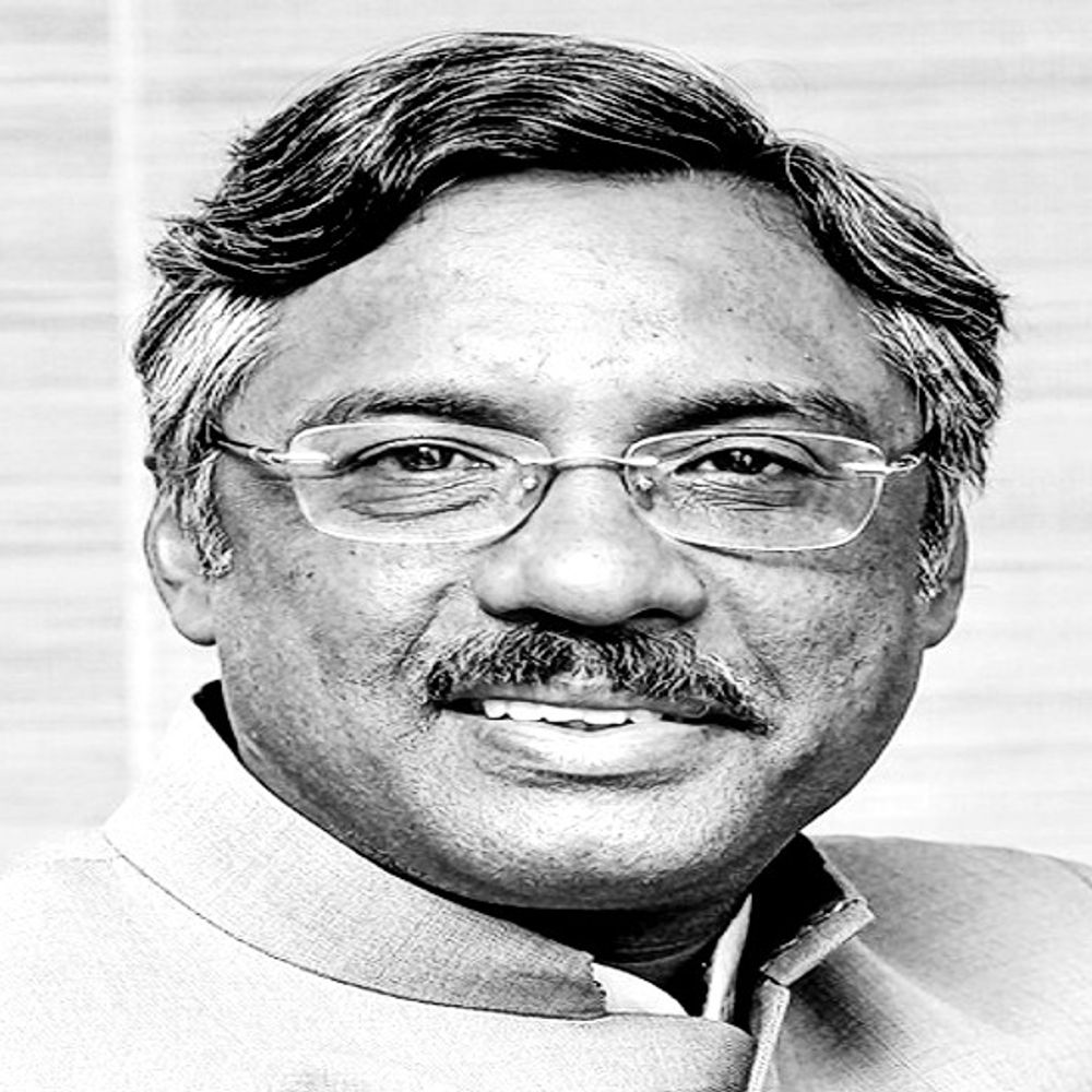 पवन के. वर्मा का कॉलम:प्रतिस्पर्धी लोकतंत्र में भी कुछ क्षण पूरे राष्ट्र के लिए होते हैं