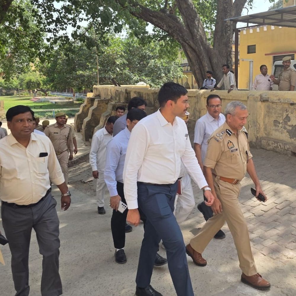 आगरा में 28 केंद्रों पर होगी होमगार्ड भर्ती परीक्षा:तीन दिन में 75 हजार अभ्यर्थी आएंगे, पुलिस का रहेगा कड़ा पहरा