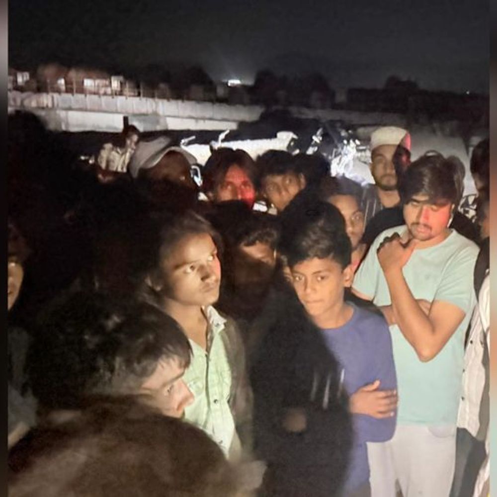 सहारनपुर के हथिनीकुंड बैराज में दो युवक डूबे, एक लापता:रात में घूमने गए थे, पैर फिसलने से पानी में बह गए