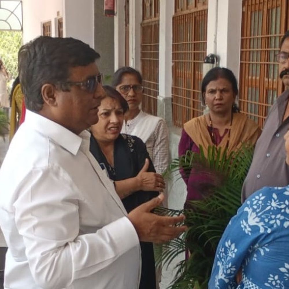 अपर नगर आयुक्तों ने ट्रेनिंग सेंटर का किया निरीक्षण:लखनऊ में खुद खाना चखकर परखी क्वालिटी, कर्मचारियों ने जताई थी नाराजगी