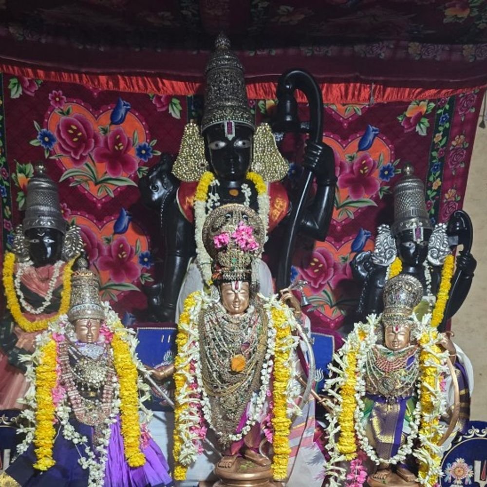 भगवान राम के जन्मोत्सव पर हुआ अभिषेक:रंगनाथ मंदिर में मंत्रों के बीच धारण कराए नवीन वस्त्र और आभूषण,सौर पंचांग के अनुसार शनिवार को मनाया गया राम नवमी उत्सव