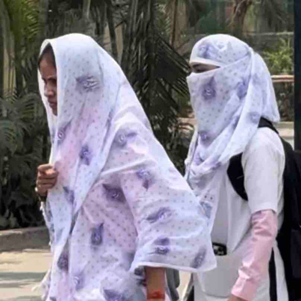 गोरखपुर में उमस- भीषण गर्मी से लोग परेशान:42 डिग्री पहुंच रहा पारा, कल से हल्की बारिश के आसार