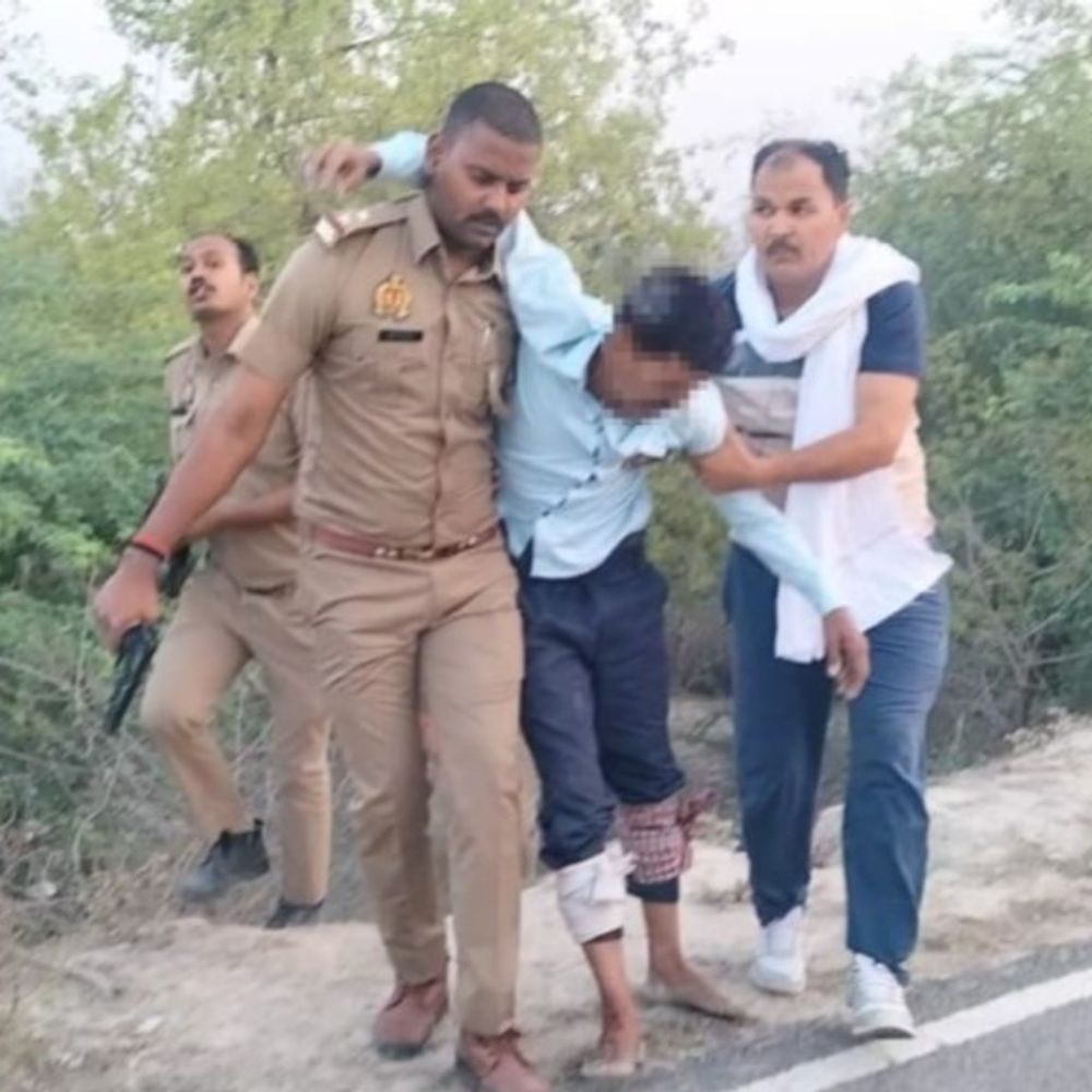 पुलिस अभिरक्षा से फरार आरोपी मुठभेड़ में घायल:प्रतापगढ़ में दोनों पैरों में लगी गोली, जिला अस्पताल रेफर
