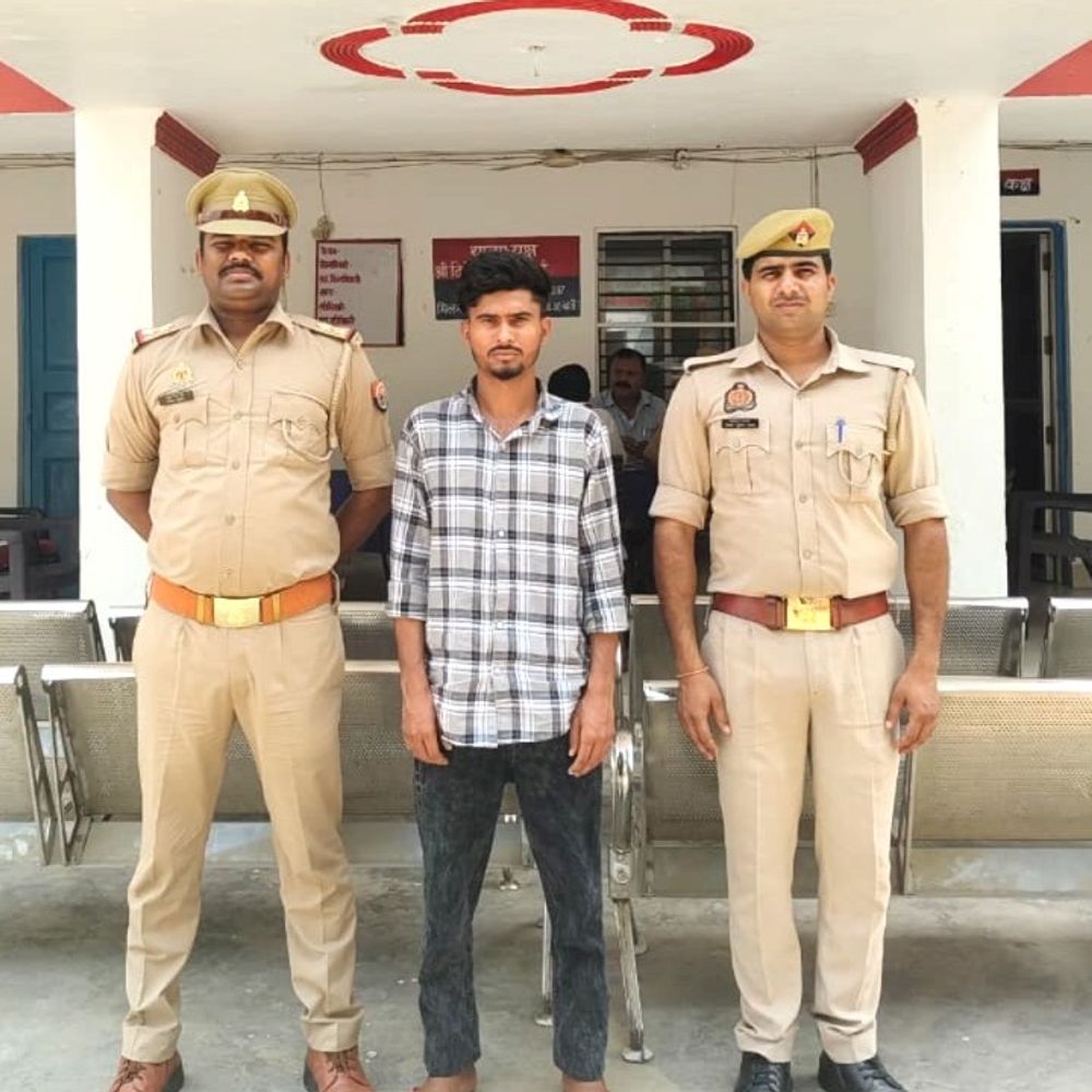 पॉक्सो एक्ट का आरोपी 11 महीने बाद गिरफ्तार:देवरिया में नाबालिग पीड़िता सकुशल बरामद, पुलिस ने की कार्रवाई