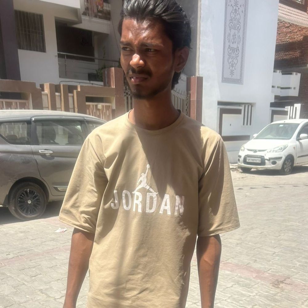 जल्द अमीर और गर्लफ्रेंड के शौक ने बना दिया हत्यारा:पतंग लेने के बहाने घर में घुसा, कमरे में घुसते ही गला दबाया फिर माल समेटा फरार हो गया