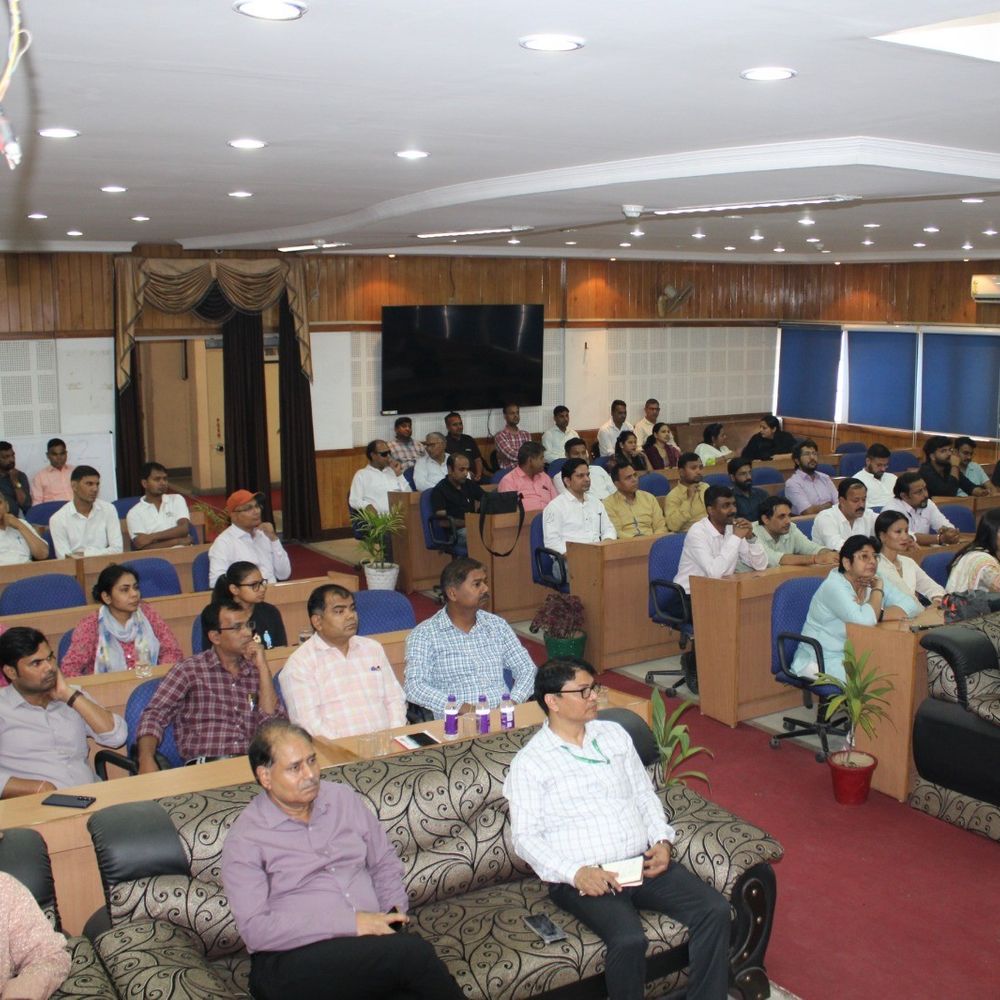 केंद्रीय गोवंश अनुसंधान संस्थान ने विश्व पशु चिकित्सा दिवस मनाया:थीम 'पशु चिकित्सक: खाद्य एवं स्वास्थ्य के संरक्षक' पर हुई चर्चा