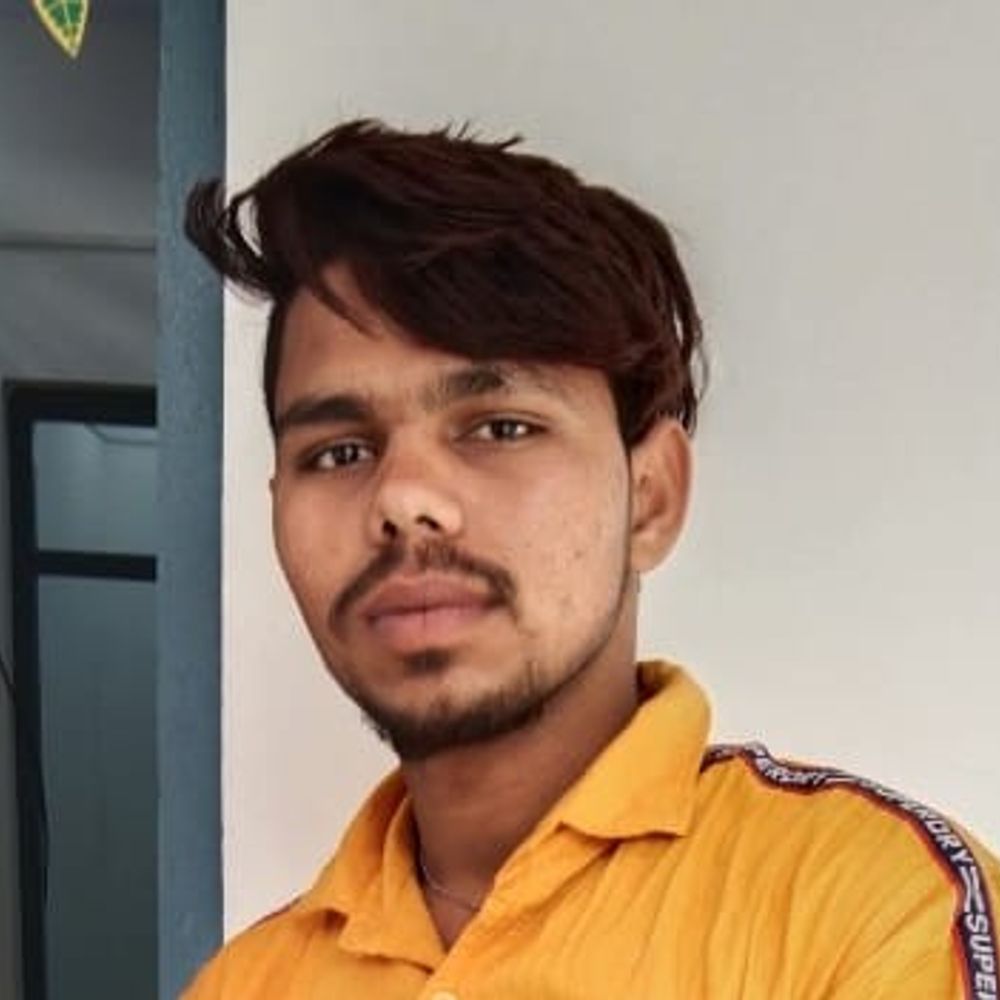 ग्रेटर नोएडा में ट्रक ने बाइक सवार को कुचला:युवक की मौत, चालक हिरासत में लिया गया