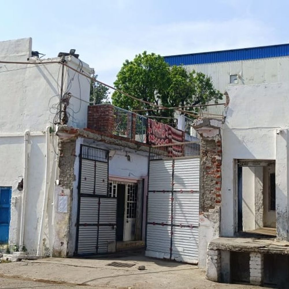 पीलीभीत में अवैध कोल्ड स्टोरेज सील होगा:डीएम ने दिए आदेश, सफेदपोशो के संरक्षण में चल रहा अवैध कोल्ड स्टोर