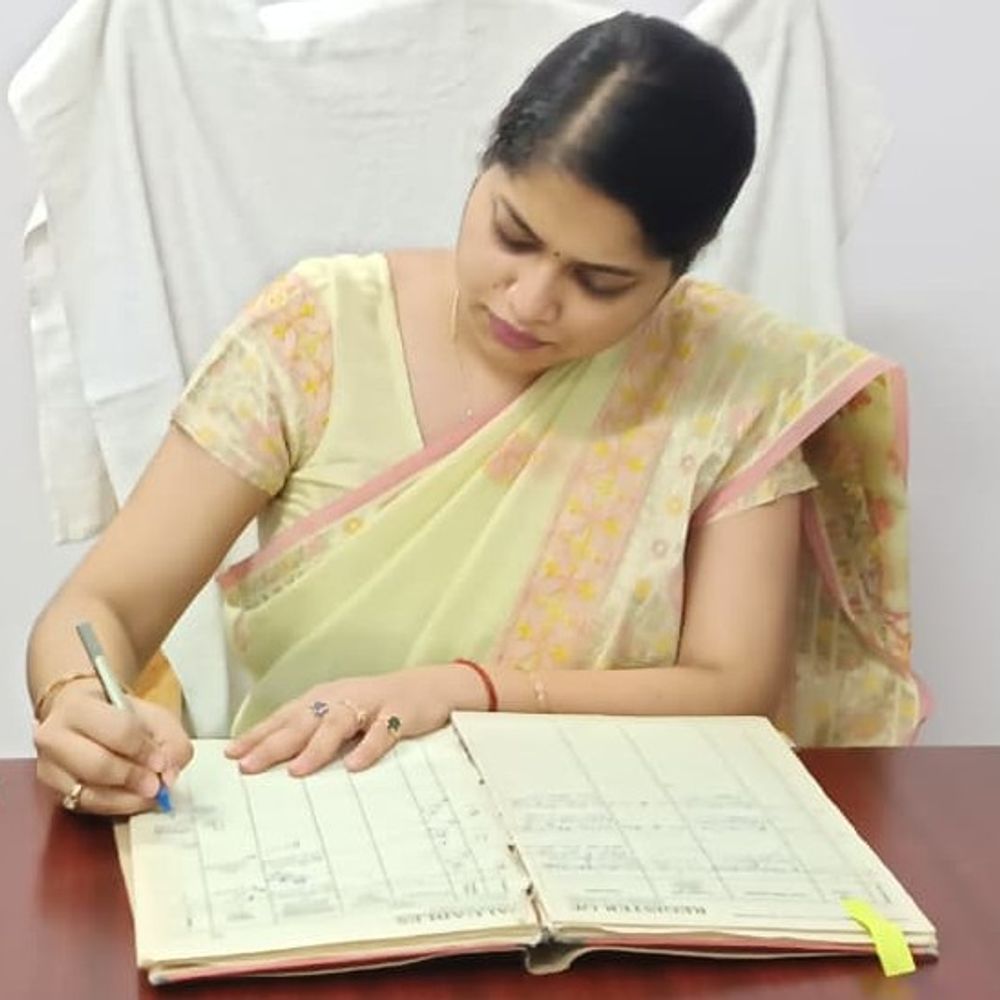 अंबेडकरनगर को मिली नई डीएम ईशा प्रिया:जनकेंद्रित प्रशासन और कानून-व्यवस्था पर दिया जोर