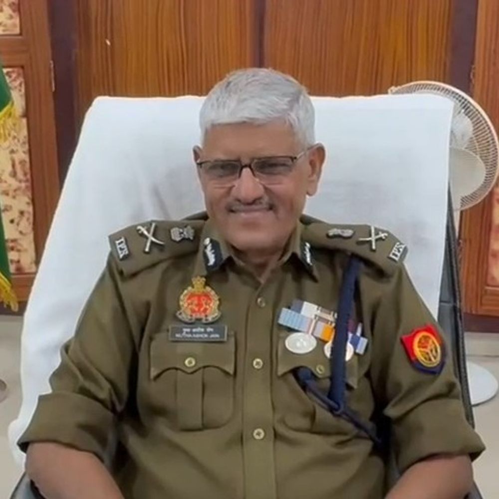 गोंडा के दो थाना अध्यक्ष गोरखपुर स्थानांतरित:मनकापुर कोतवाल अरविंद सिंह, कटरा बाजार अध्यक्ष विवेक त्रिवेदी रिलीव