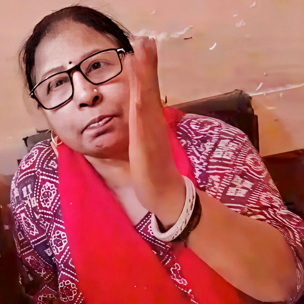 गैस सिलेंडर की ओवररेटिंग के विरोध पर भड़की महिला, VIDEO:सप्लायर की बीवी ने दी थप्पड़ मारने की धमकी, बोली- ये देखी है चप्पल