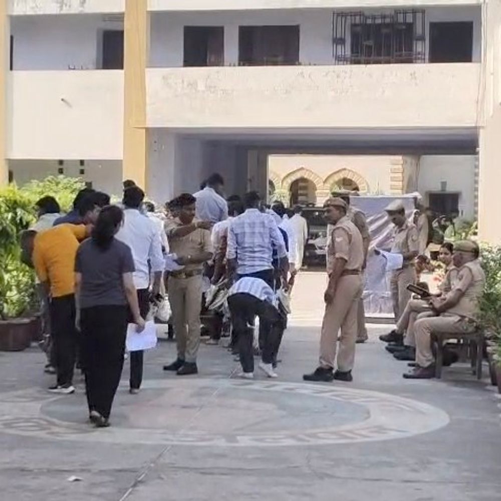 होमगार्ड भर्ती परीक्षा में 3,189 अभ्यर्थी अनुपस्थित:पहले दिन 15,840 में से 12,651 ने दी परीक्षा, सुरक्षा के रहे कड़े इंतजाम