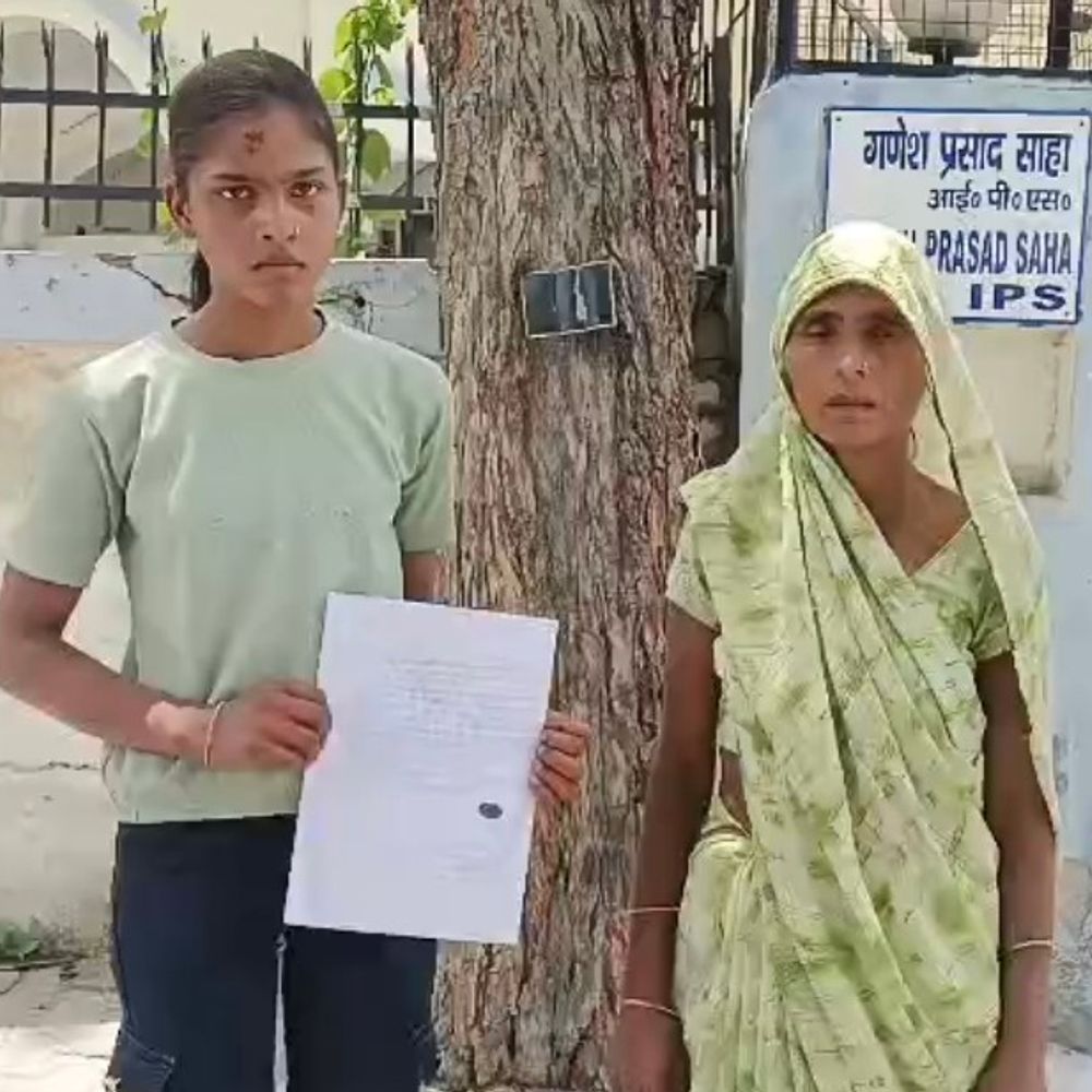 मैनपुरी में मां-बेटी से मारपीट:खेत में नाली बनाने को लेकर हुआ विवाद, SP से कठोर कार्रवाई की मांग