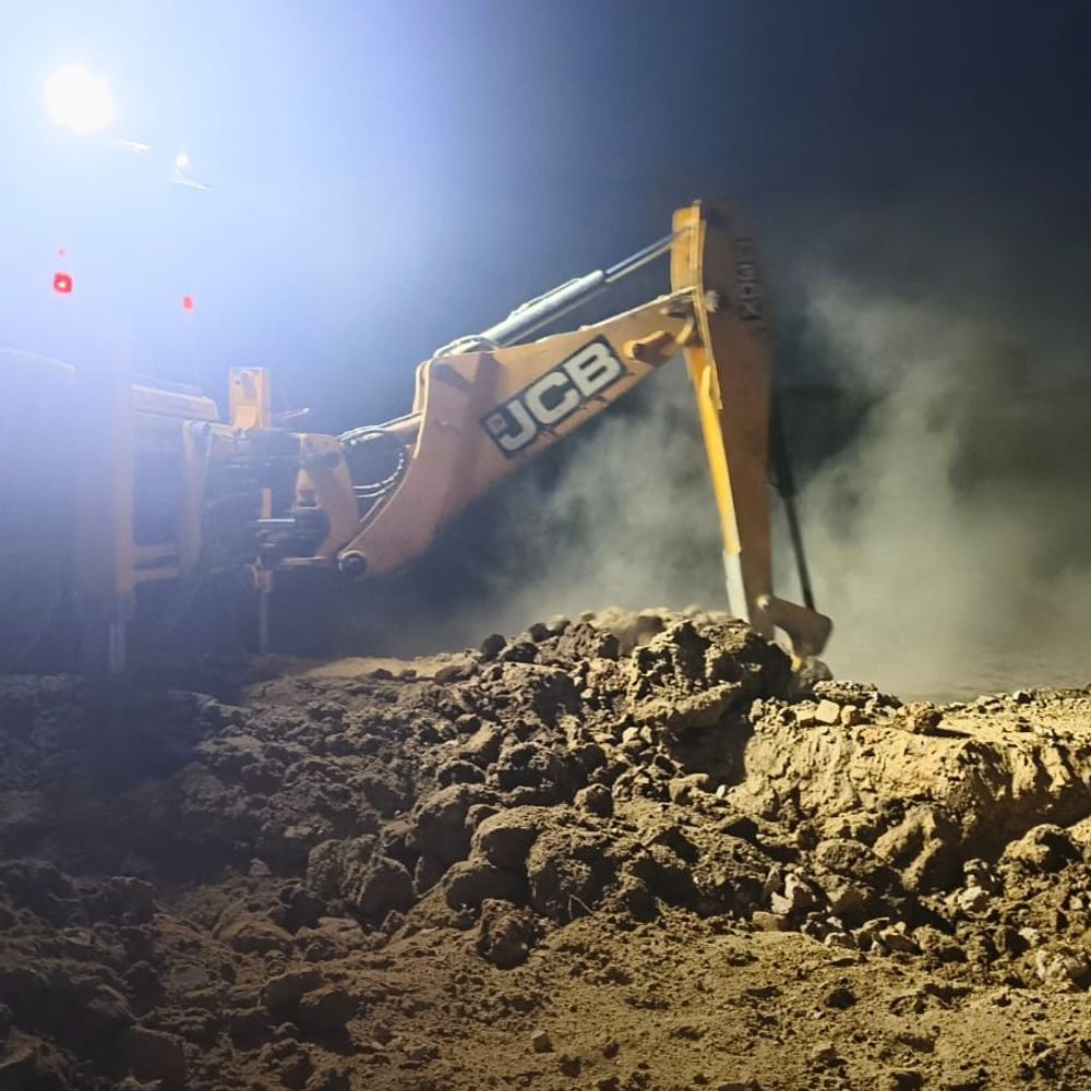 राजनांदगांव में रेत माफिया का दुस्साहस:  कार्रवाई करने पहुंची टीम पर ट्रैक्टर चढ़ाने की कोशिश, अधिकारी बाल-बाल बचे – Rajnandgaon News