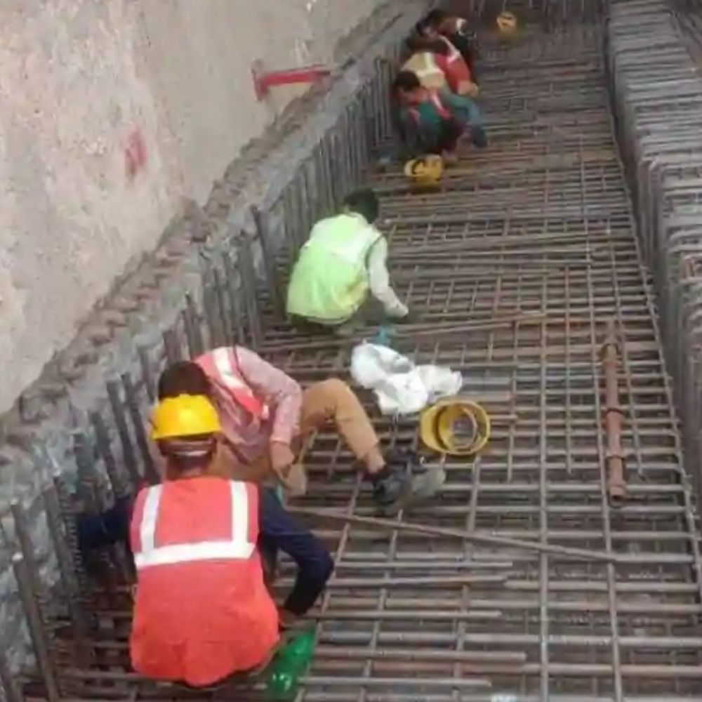 मेरठ उप श्रमायुक्त ने लू से बचाव के निर्देश दिए:श्रमिकों की सुरक्षा सर्वोच्च प्राथमिकता, कार्य समय में बदलाव