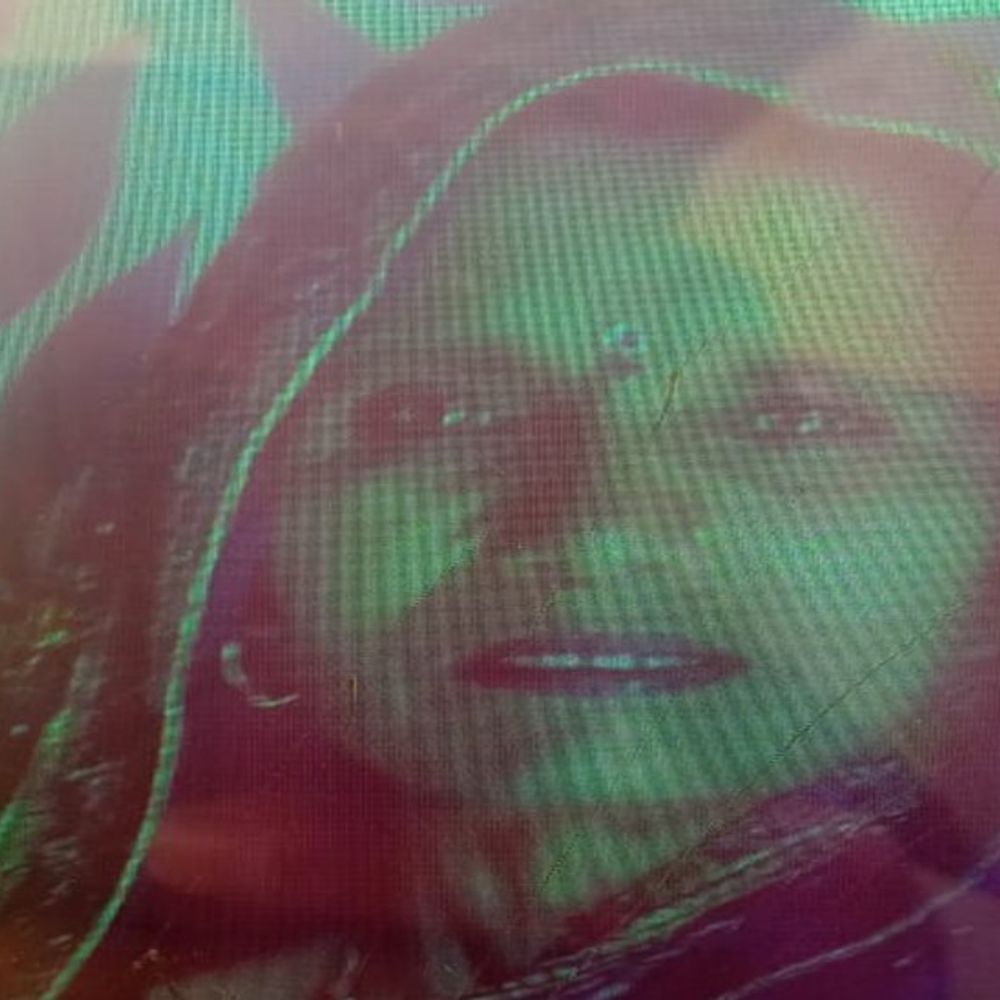 शाहजहांपुर में ट्रैक्टर-ट्रॉली से गिरकर महिला की मौत:मुंडन कार्यक्रम से लौटते समय हुआ हादसा, बेटा बोला- चालक ने 100 मीटर तक घसीटा