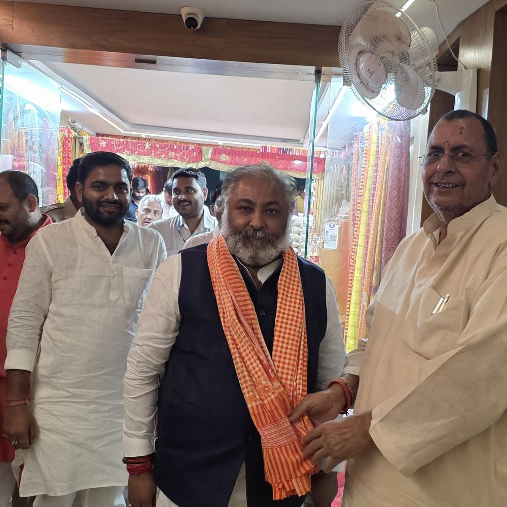 परिवहन मंत्री दयाशंकर सिंह विंध्याचल धाम पहुंचे:विधायक रत्नाकर मिश्र ने यात्री सुविधाओं पर की चर्चा