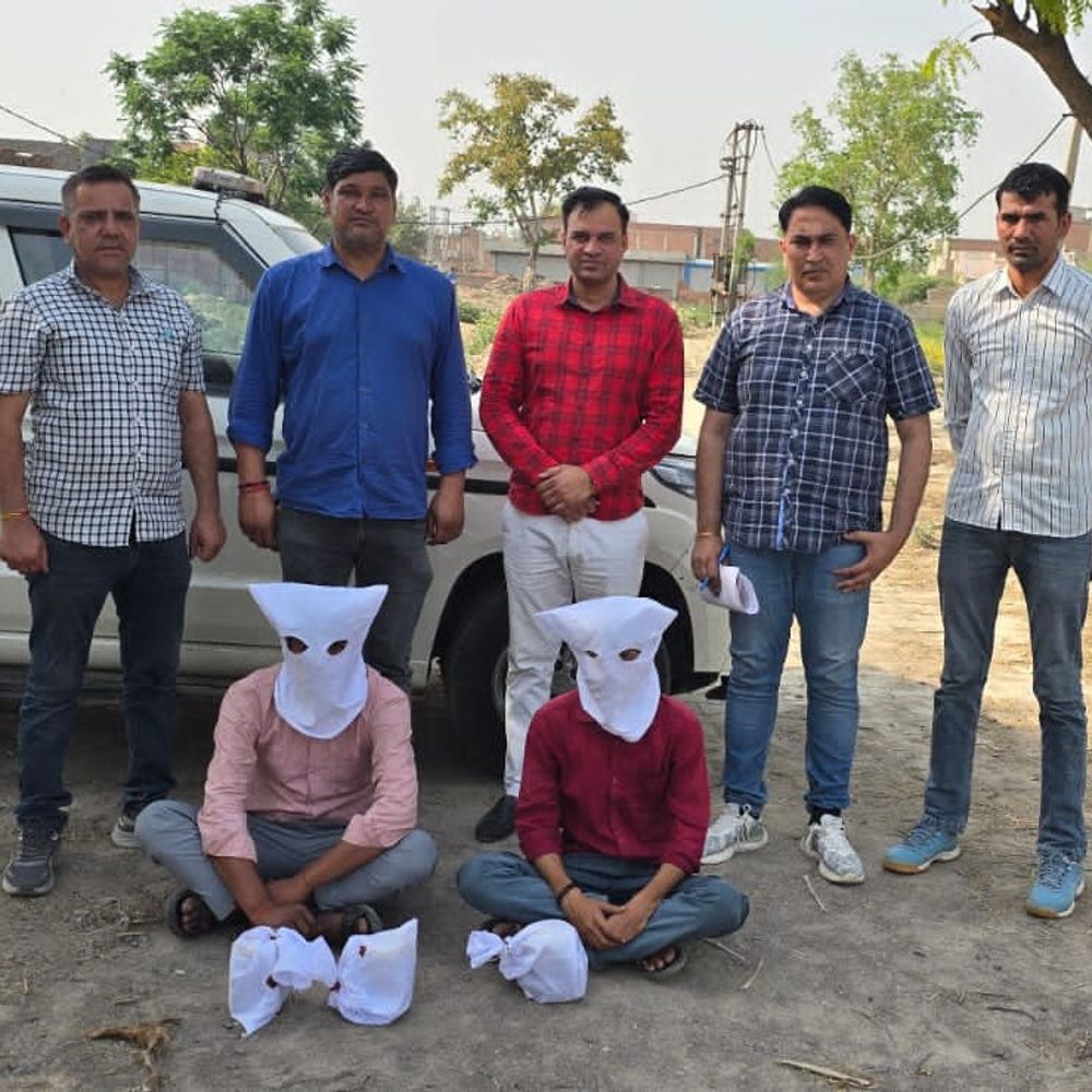 हिसार में यूपी के दो नशा तस्कर अरेस्ट:सीआईए बरवाला ने घेराबंदी की, पेड़ के नीचे खड़े होकर कर रहे ग्राहक का इंतजार