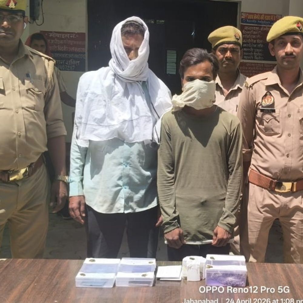 फतेहपुर में बंद मकान से जेवर चोरी, 2 गिरफ्तार:पुलिस ने 2 लाख के जेवर और नकदी बरामद की