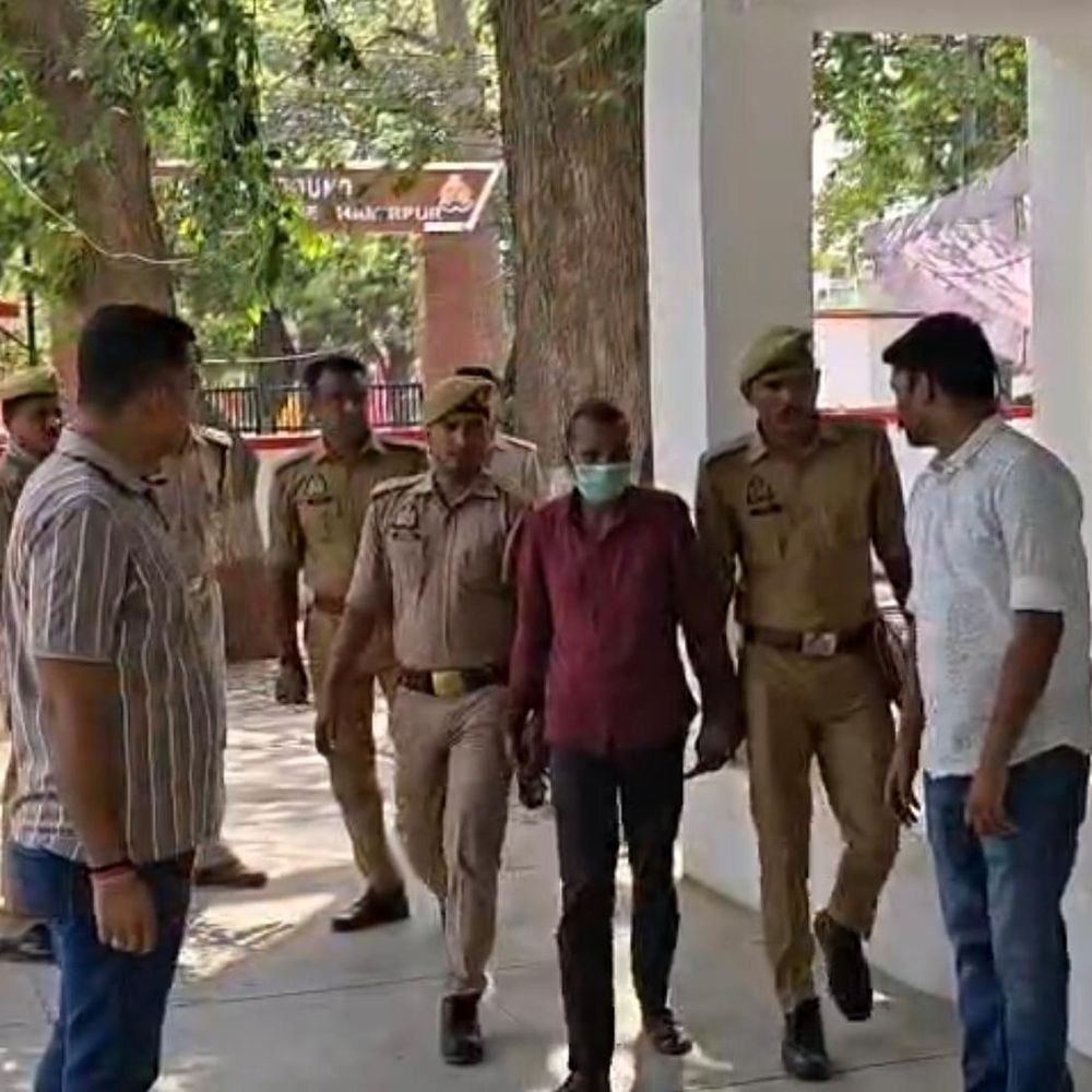 ब्लाइंड मर्डर केस में पुलिस ने ट्रक चालक को दबोचा:दुपट्टे से गला घोंटकर शव एनएच किनारे फेका, परिचित निकला हत्यारा