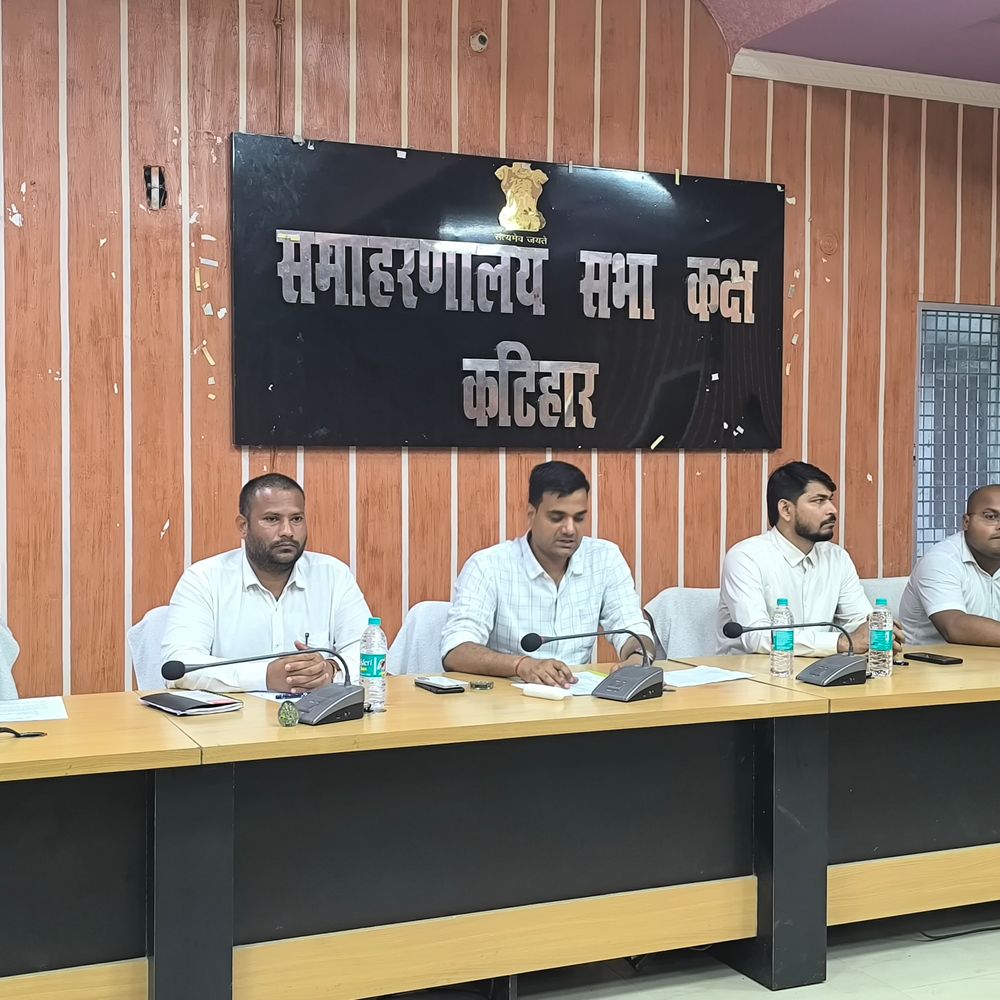 एम्बुलेंस के दुरुपयोग पर DM ने जांच के दिए आदेश:  कटिहार में 48 घंटे में मांगी रिपोर्ट, क्षमता से अधिक लोगों को किया था सवार – Katihar News