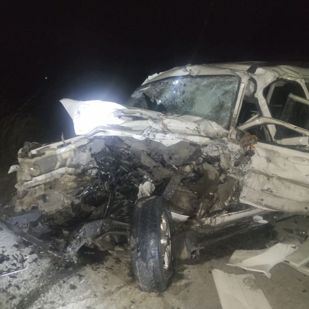 मऊ में स्कॉर्पियो और ट्रेलर की भिड़ंत:एक ही परिवार के 5 सदस्य समेत पालतू कुत्ते की मौत, रांची से बेटी की शादी कराकर लौट रहे थे