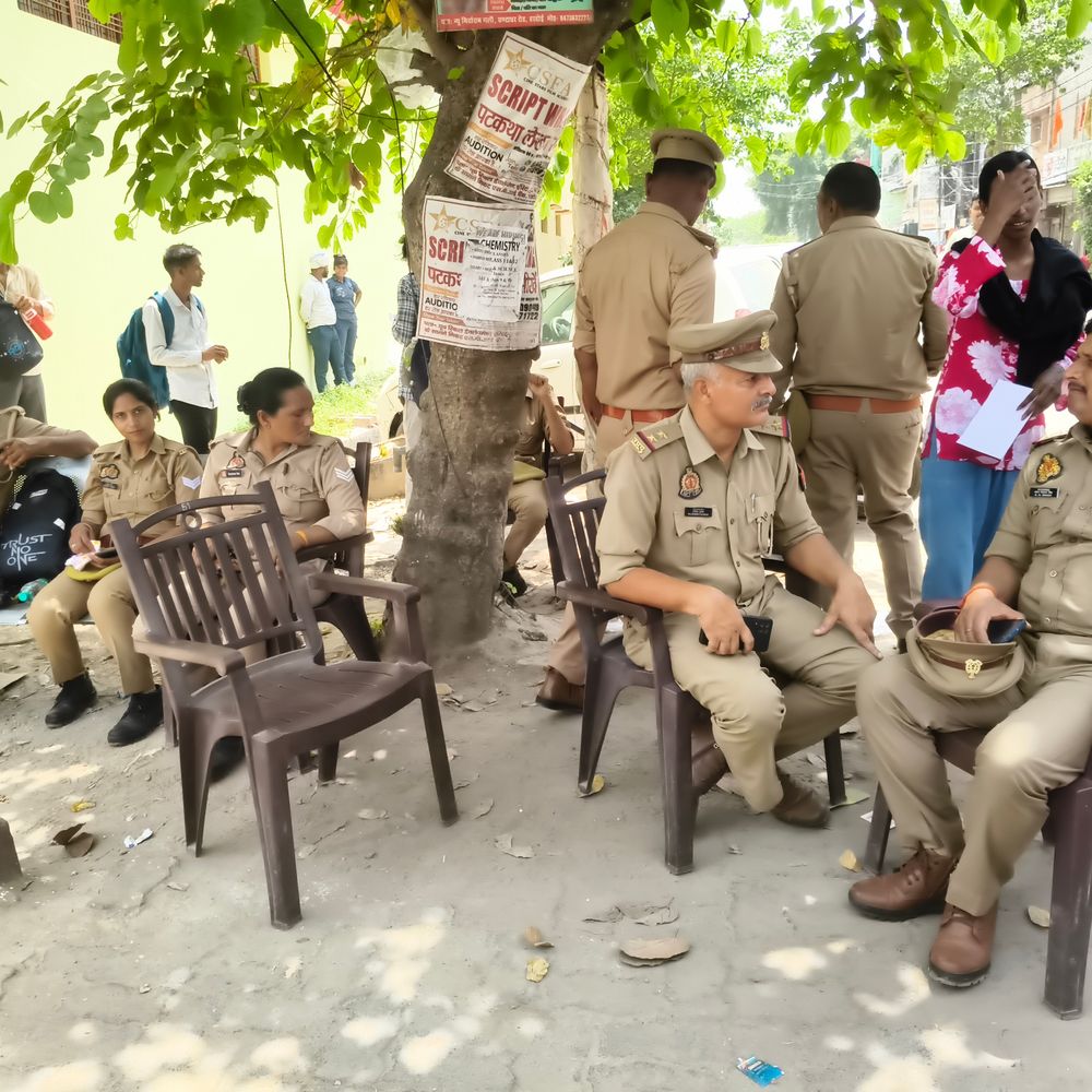 होमगार्ड भर्ती परीक्षा: पहले दिन 2007 अभ्यर्थी अनुपस्थित:हरदोई के 10 केंद्रों पर शांतिपूर्ण ढंग से संपन्न हुई लिखित परीक्षा