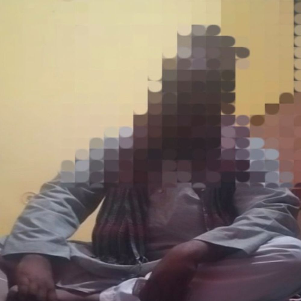 शाहजहांपुर में मौलाना से मारपीट का वीडियो:छेड़छाड़ और ताबीज के पैसे लेकर न देने का आरोप