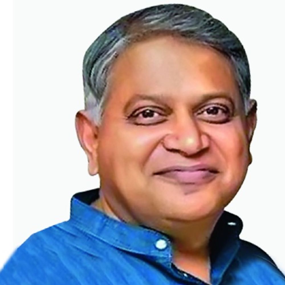 एन. रघुरामन का कॉलम:अपने वयस्क बच्चे को आप क्या देना चाहते हैं– सीख या लग्जरी