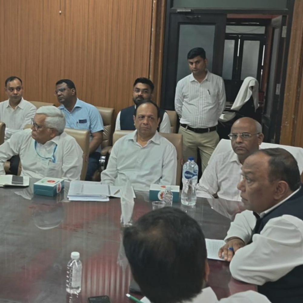 अपर मुख्य सचिव ने MLN मेडिकल कॉलेज का किया निरीक्षण:स्वास्थ्य सेवा में सुधार के निर्देश, जनता की शिकायतों के निस्तारण पर जोर