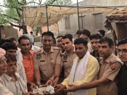 दौसा में पुलिस की अनूठी पहल:  मेस कर्मचारी की बेटियों की शादी में भरा “मायरा”, 2.21 लाख कैश दिए – Dausa News