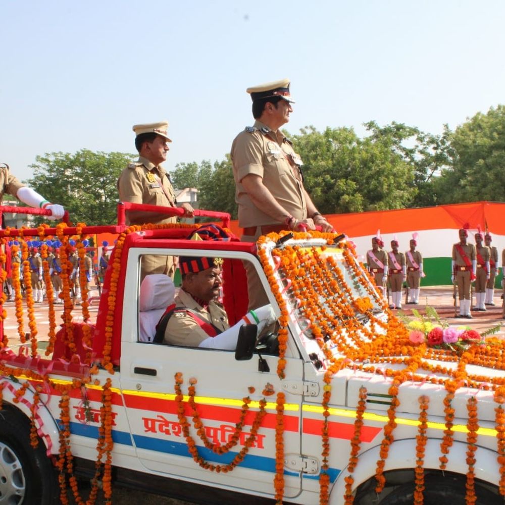 कन्नौज पुलिस लाइन में दीक्षांत परेड समारोह:IG राजीव मल्होत्रा ने ली सलामी, उत्कृष्ट कर्मियों को किया सम्मानित