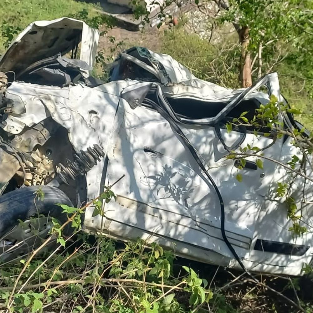 मंडी में शादी से लौटते समय कार खाई में गिरी:  एक युवक की मौत, दो महिला सहित तीन लोग गंभीर रूप से घायल – Mandi (Himachal Pradesh) News